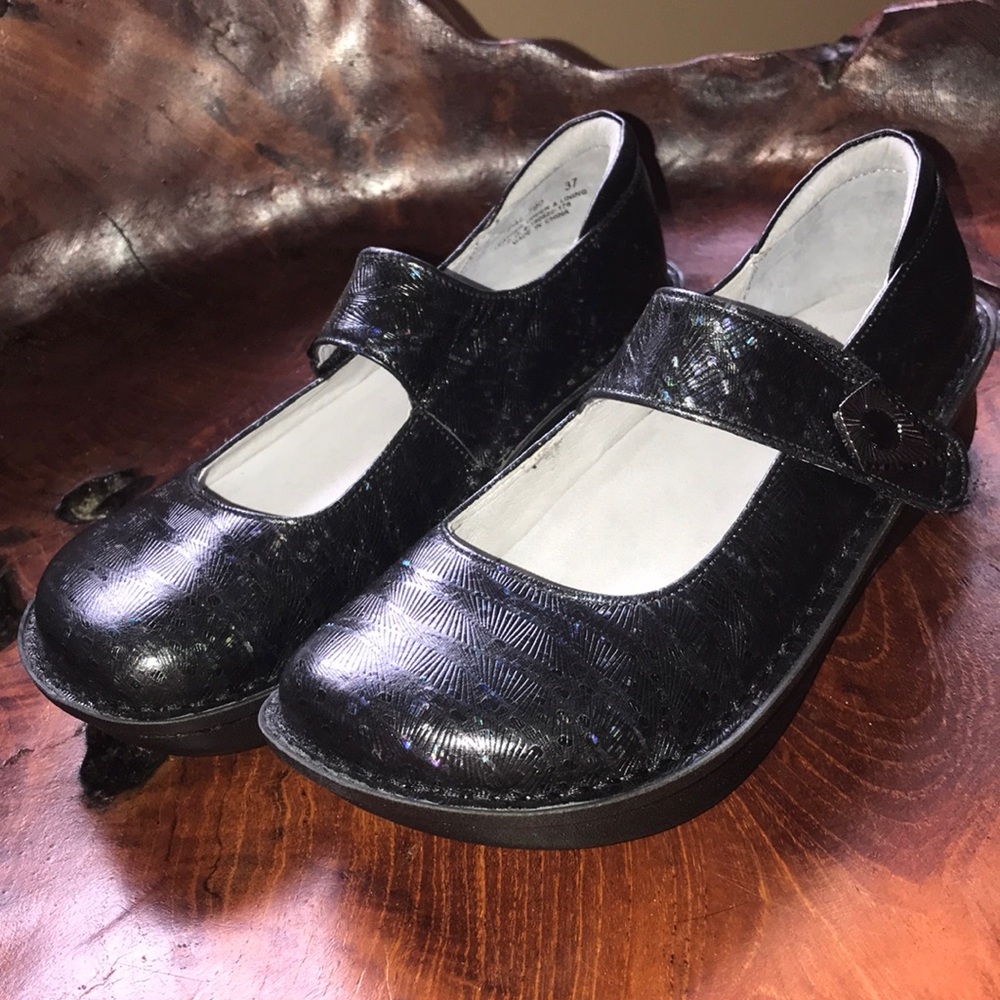 Algeria shoes by PG Lite Rainbow Leather Shoes. Size 37. New no tags or box.